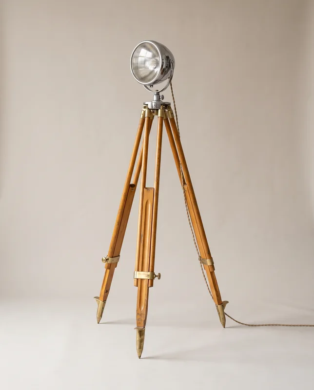 Lampadaire « Géomètre », vue de trois quarts